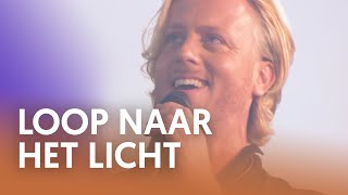 Loop naar het licht  Nederland Zingt [upl. by Drawde]