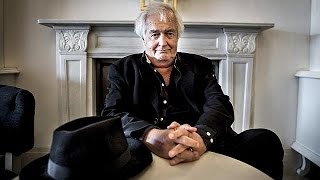 Meghalt Henning Mankell svéd író [upl. by Ahsilrak470]