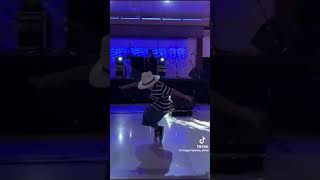 Reta de baile y de canto😂😂losgarrapatasshowbaile [upl. by Emyam]