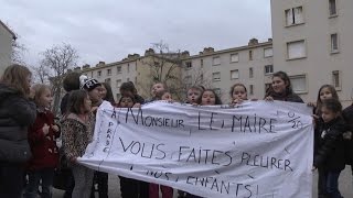 Les parents d’élèves en colère contre le possible fermeture de l’école de la Prade [upl. by Adikram]