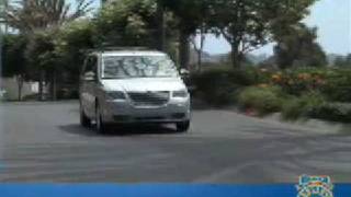 2008 Chrysler Town amp Country Review  Kelley Blue Book [upl. by Clemente]