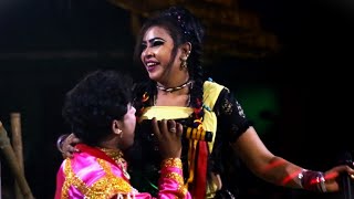 যাত্রা নায়িকা নুরিকে কাছে পেয়ে নায়ক পাগল  নুরি যাত্রা গান  আলোমতি যাত্রা  nuri jatra gan  nuri [upl. by Arinaj]