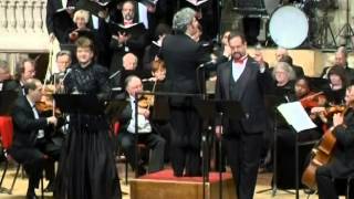 Romanul conducts Strauss Fledermaus Champagne Lied [upl. by Scrivenor]