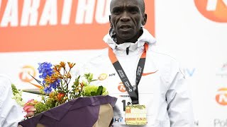 Athlétisme  Eliud Kipchoge vole vers Tokyo [upl. by Leanor]