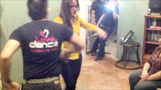 Letty U Elezar Bailando cumbia de vueltas [upl. by Thorrlow]