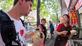 American Tourist Shocks Chengdu by Speaking Sichuanese [upl. by Osana]