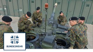 Spezialgrundausbildung der Panzertruppe Ausbildung am Panzer  Bundeswehr [upl. by Cohn326]