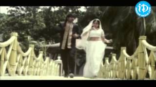 Ningi Nela Ooyala Song  Gillikajjalu Movie Songs  Srikanth  Meena  Raasi  Brahmanandam [upl. by Harsho161]