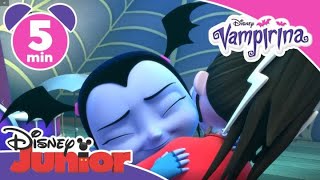 Vampirina  Le luci della ribalta  Disney Junior Italia [upl. by Irahk312]