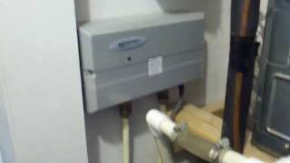 Review of Bosch Powerstream Pro RP7P Tankless Electric Water Heater [upl. by Artnoed]