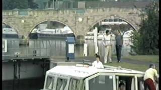 Chertsey  Surrey Thames Bridge and Lock 1988 [upl. by Yeca567]