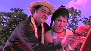 Kishore Kumar having fun  Payal Ki Jhankar Comedy Scene 518 [upl. by Gahl359]