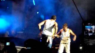 USHER AND CHRIS BROWN DANCING TOGETHER  SUMFEST 2010 [upl. by Akamaozu]