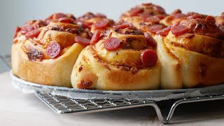 Pizzaschnecken Zupfbrot mit Salami  Pizza Rolls Pull Apart Bread with Salami  ENG SUBS [upl. by Neetsirhc]