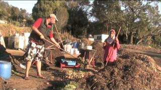 A guide to composting with Middle East Permaculture، طريقة عمل السماد العضوي [upl. by Nnawaj]