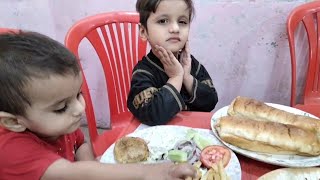 Burger Mayonnaise  Karchi Mashhur Burger With Mayonnaise  My cute Kids [upl. by Arraeit]