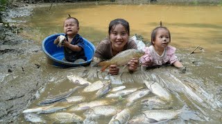 Harvesting a giant  longstanding fish pond  bringing it to the market to sell with my young son [upl. by Anividul]