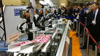 iREX 2017  Kawada Robotics  Nextage  Packing [upl. by Letnwahs]