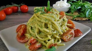 Spaghetti al pesto di rucola e pomodorini [upl. by Nillor]