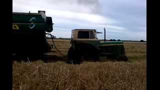 4 minutos de pura paliza al john deere 3420 [upl. by Sitsuj884]