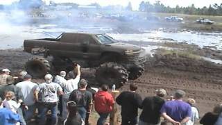 1400 HSP Dominator mud truck at Howies mud bog [upl. by Adnot700]