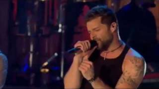 Ricky Martin Ft Wisin amp Yandel  Frio Video Live [upl. by Larual]