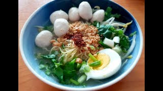 ေကြ႕သယို ခ်က္နည္းSample Thai Noodles soup with pork balls [upl. by Ahseirej]