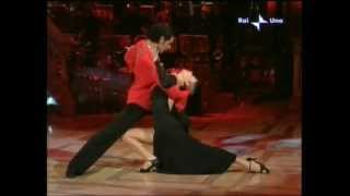 Ballando con le stelle Tango Hoara Borselli  Simone di Pasquale [upl. by Denoting311]