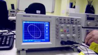 oscilloscope tektronix TDS 2002 1 [upl. by Earezed]