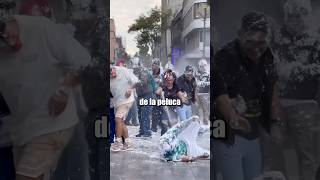 ÉPICA BATALLA de ESPUMA en la calle 😂 [upl. by Highams]