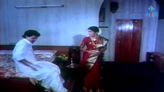 Thambi Pondatti Movie Romantic Scene [upl. by Einhapets]