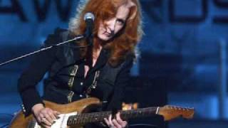 Bonnie Raitt  The glow [upl. by Earezed698]