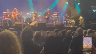 Daryl Hall ends concert early due to COVID [upl. by Godard702]