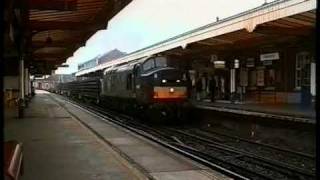 37403 D6607 thunders through Worthing Station quotHDquot [upl. by Trumann]