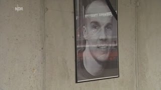 Der Schatten von Robert Enke  Leben mit Depressionen Vollständige Doku  NDR [upl. by Peterec380]