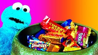 Halloween Scary Prank Candy Bowl Surprise Trickortreat with Cookie Monster Thomas amp Friends 2013 [upl. by Packston367]