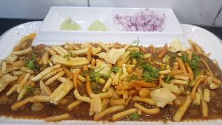 Mumbai Misal Pav Recipe  मुंबई मिसल पाव रेसिपी  Maharastrian Misal Pav  Fullthaali [upl. by Stan]