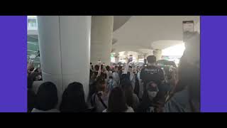 BTS Fans running to greet Jin at Incheon airport Seoul 22 September 2024 crunchybone bts jin [upl. by Haidabej]