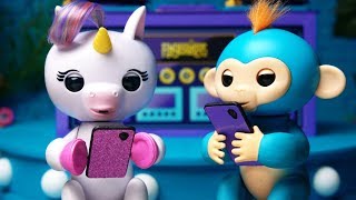 The Fingerlings Show  Gigi and Boris Have Fun On Set  Funny Videos for Kids [upl. by Patricio]