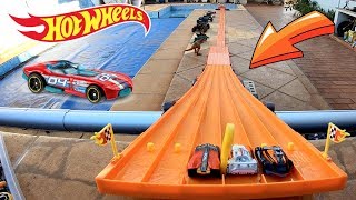 Corrida Hot Wheels 6 Lane Raceway Final Piscina  Carrinhos 61 [upl. by Hakkeber]