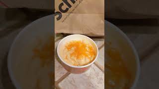 Schlotzskys Macaroni And Cheese food macaroni schlotzskys deli macaroniandcheese review [upl. by Turtle]