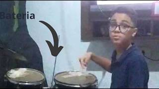 Tocando bateria [upl. by Yendroc417]